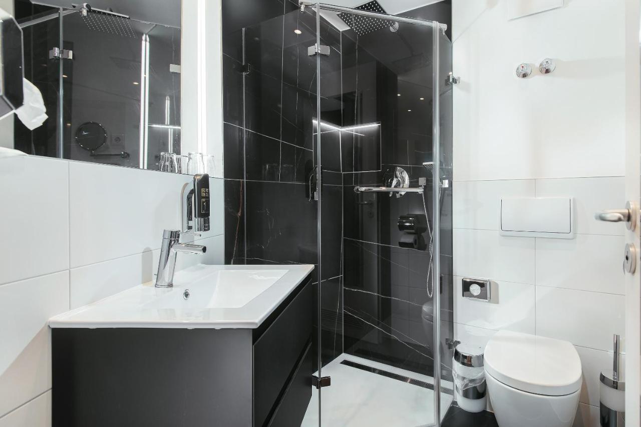 Edison Hotel 4*