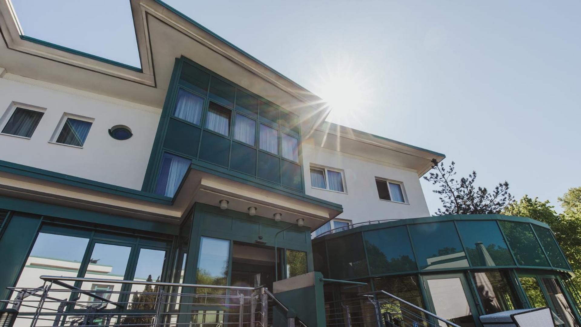 Hotel Parkhotel Iv Jahreszeiten 4*