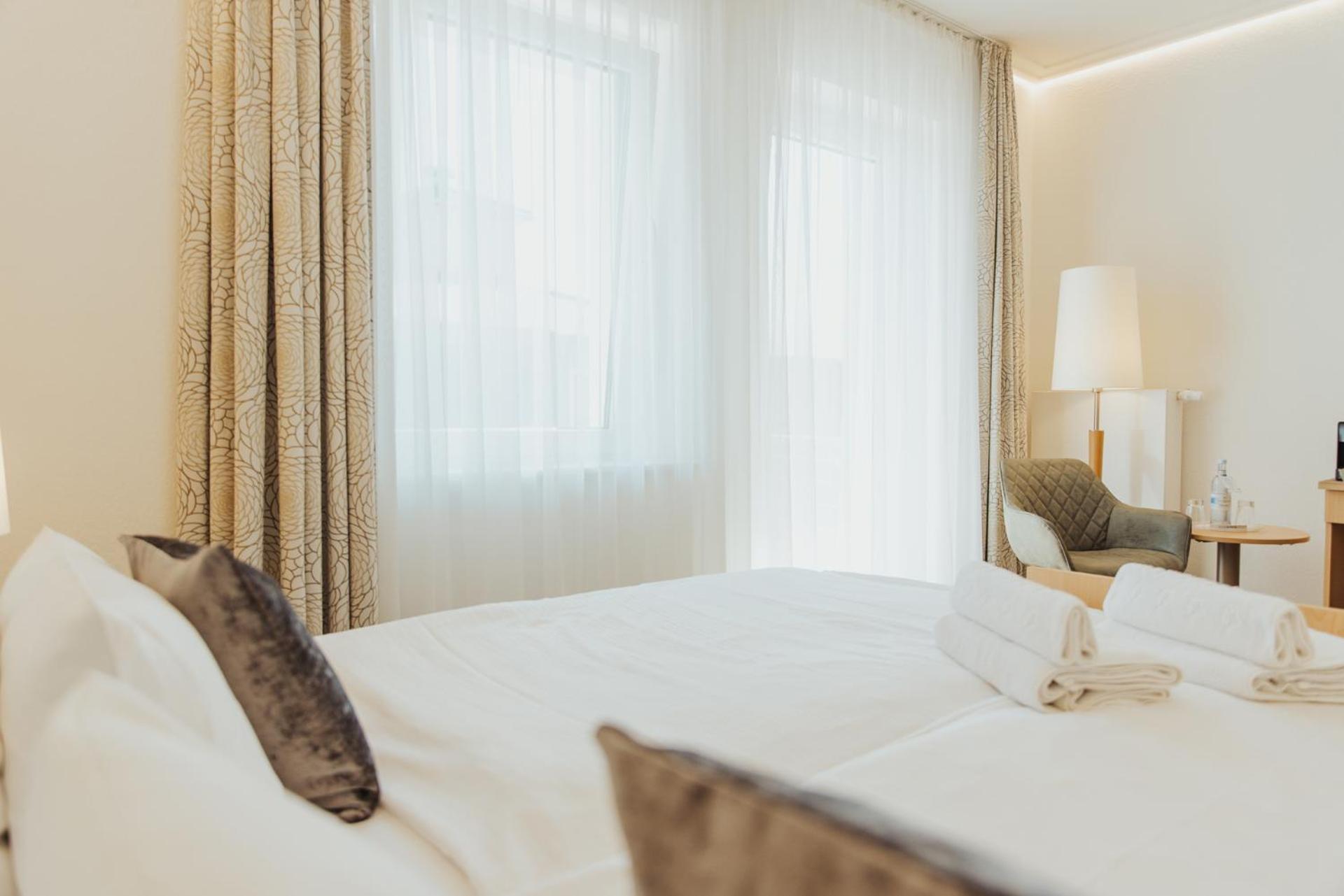 Edison Hotel 4*