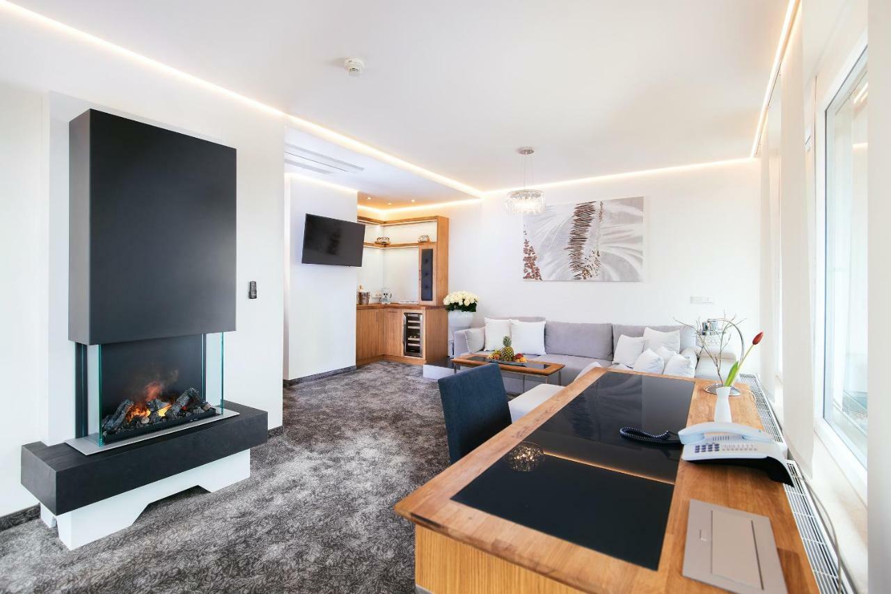 Edison 4*
